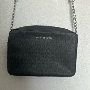 Brand new Micheal Kors purse